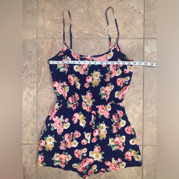 I Love S&S Inc Navy Pink Floral Romper with Pockets Elastic Waistband - Size S/M - Picture 7 of 10
